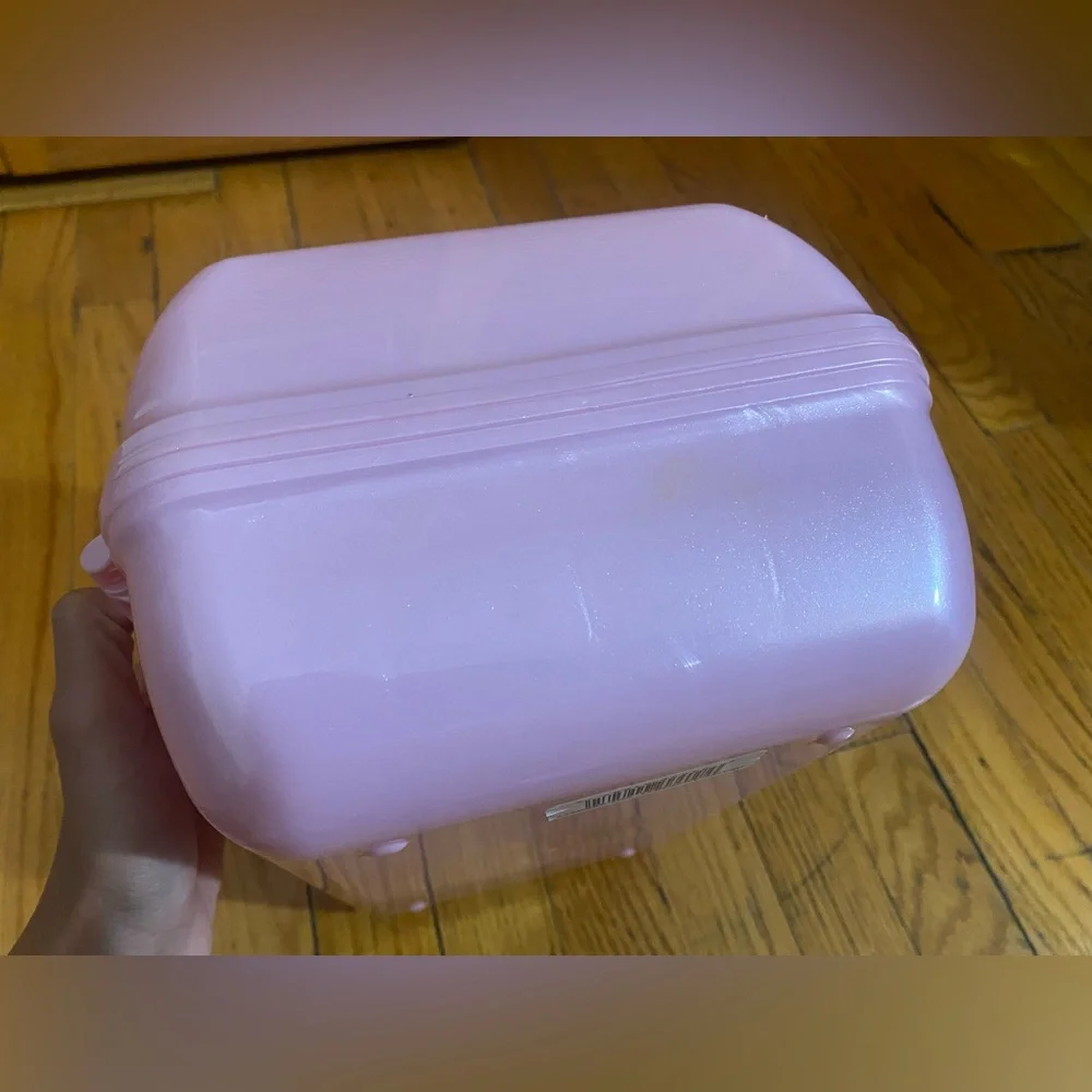 Vintage Caboodles case- pink and sparkly with mirror